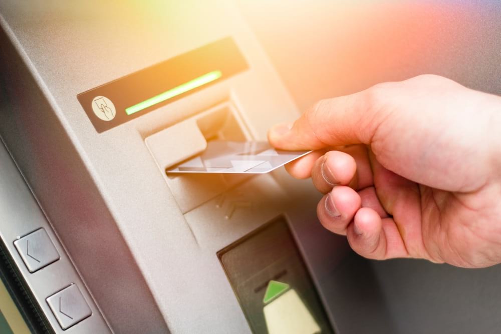 cara tarik tunai kartu kredit bca di mesin atm